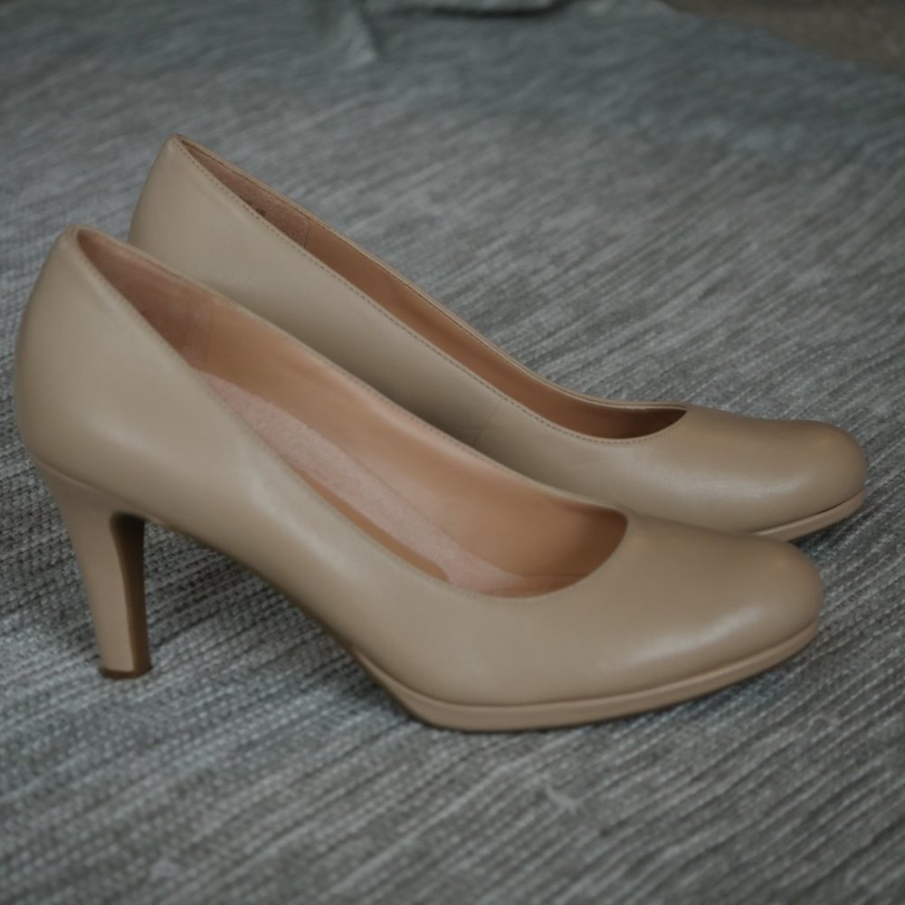 Naturalizer Michelle Nude Leather Pump Size 8M